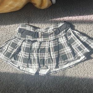 Tripp NYC black and white plaid pleated mini skirt
